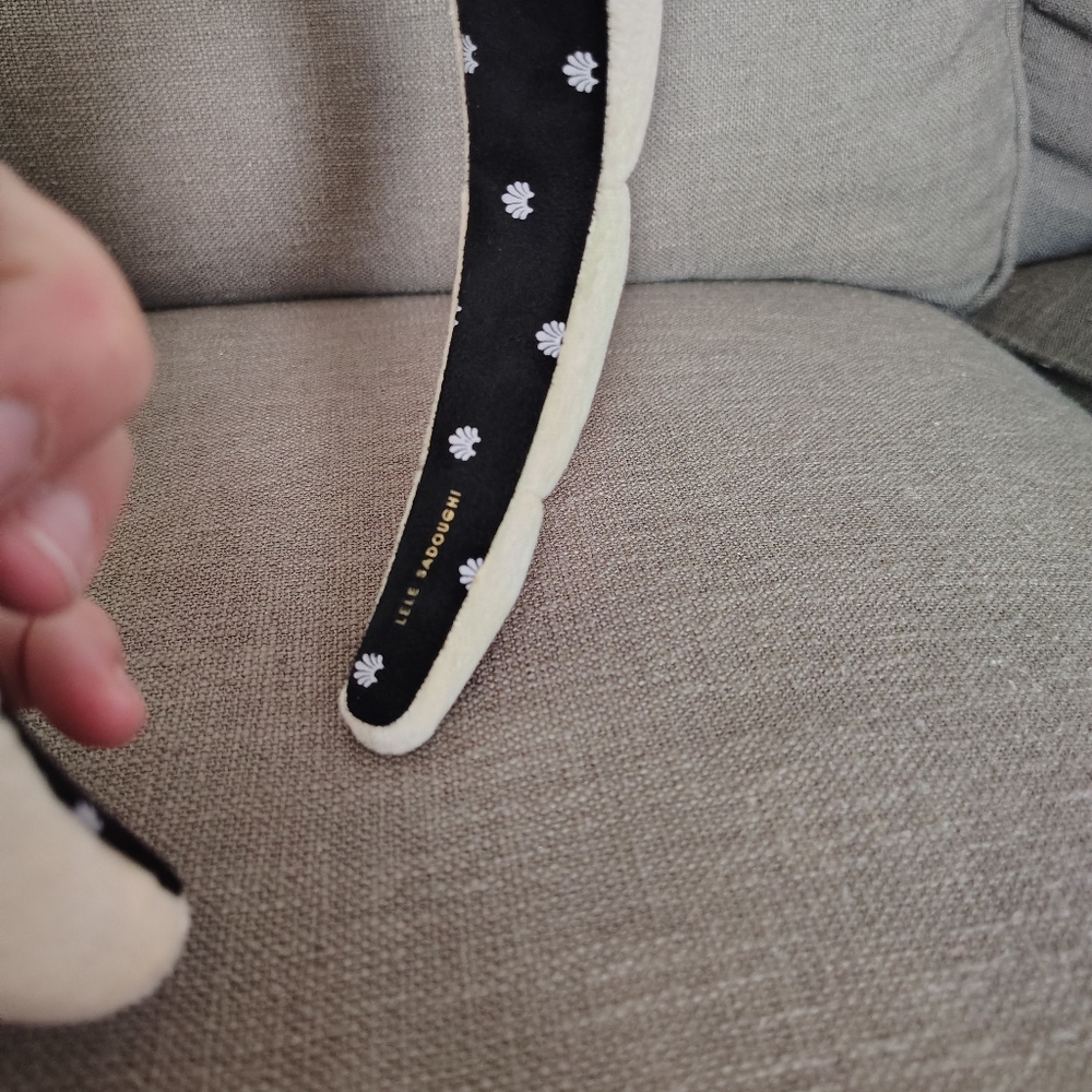 Lele Sadoughi Scalloped Velvet Headband Like New - Picture 2 of 4